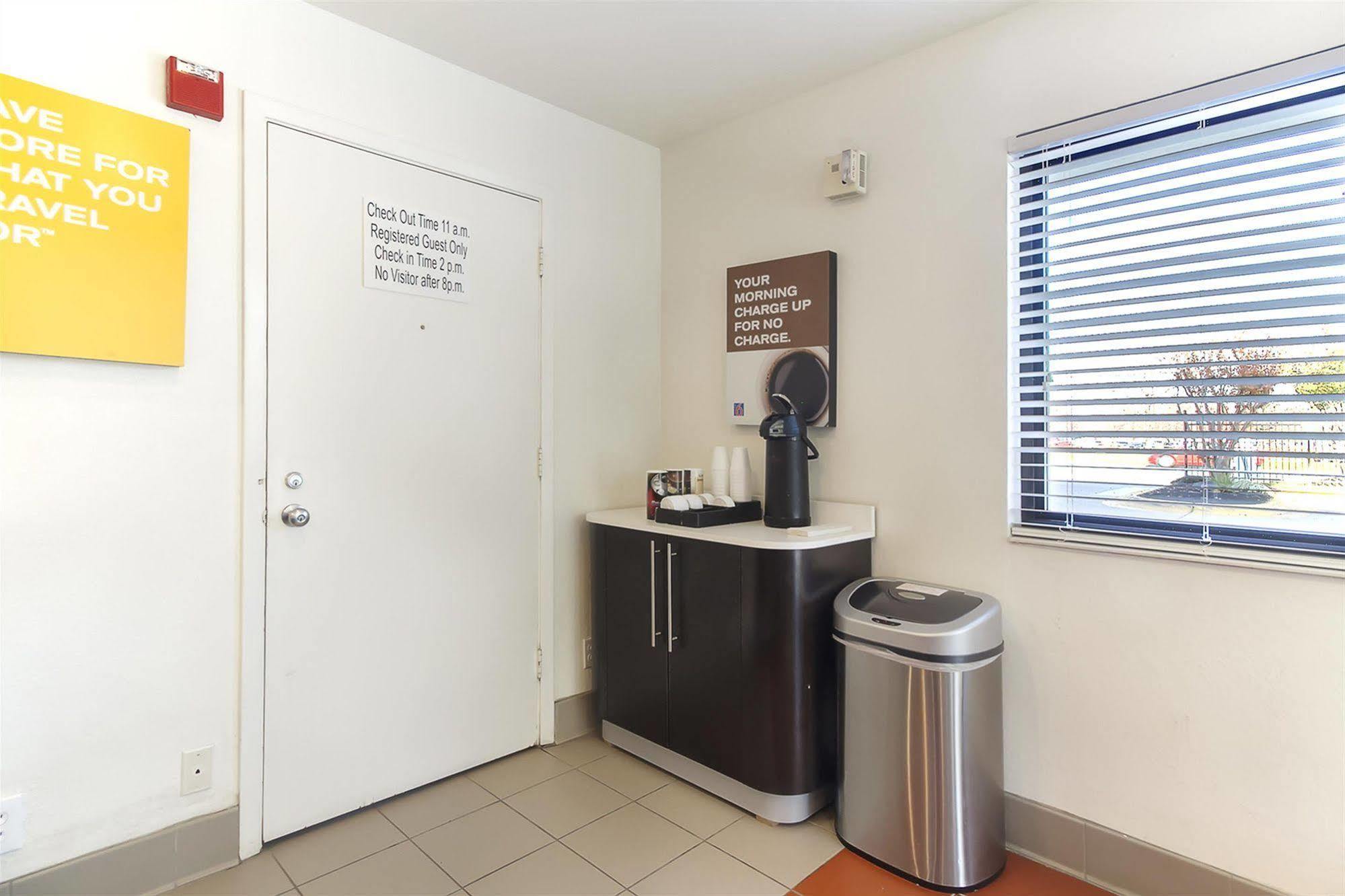 Motel 6-Capitol Heights, Md - Washington Largo Dış mekan fotoğraf